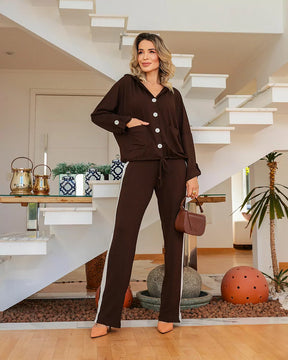 Conjunto de calça reta com blusa manga longa e capuz Amora