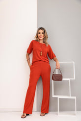 Conjunto de calça reta com blusa manga curta e recorte redondo Eva