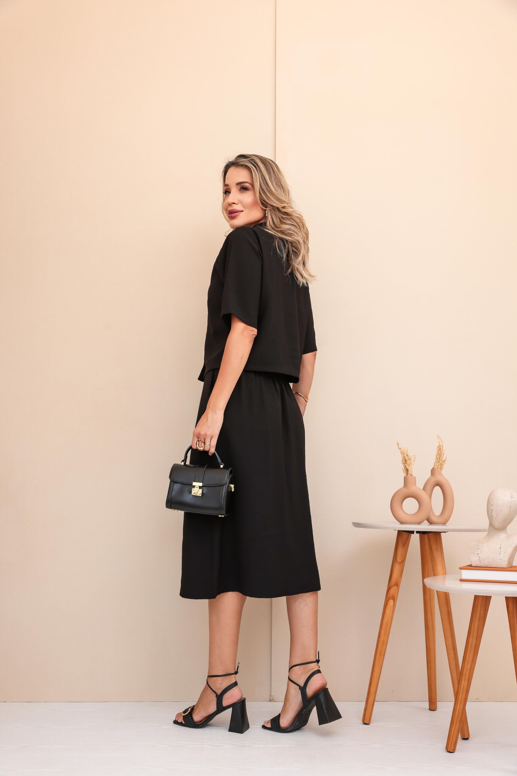 Conjunto de saia e blusa com botões Isabela