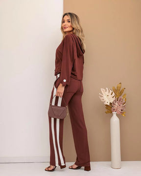 Conjunto de calça reta com blusa manga longa e capuz Amora