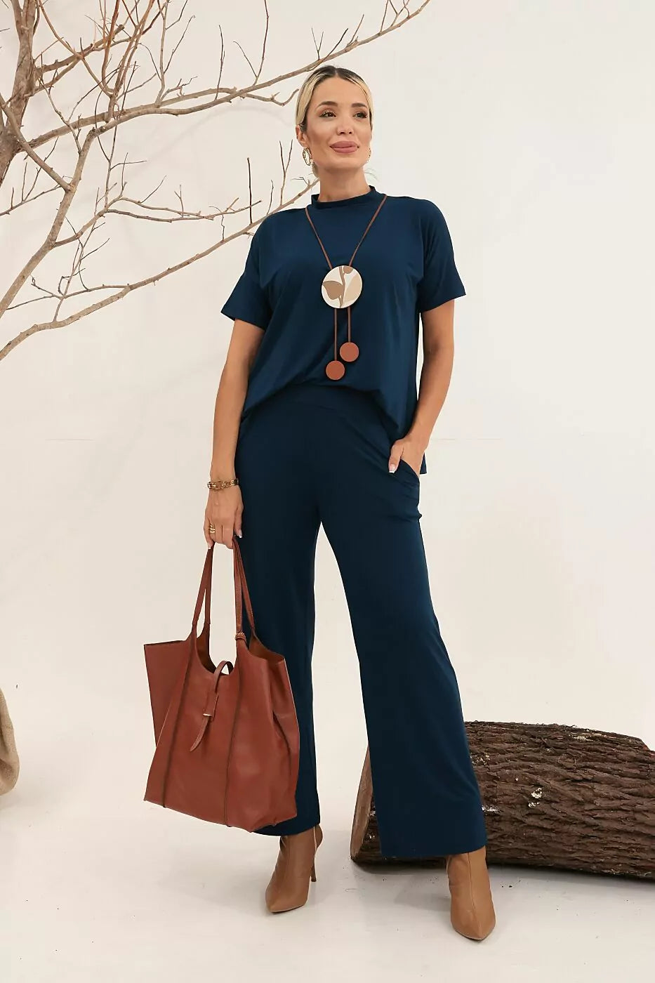 Conjunto de calça flare com blusa de manga curta e gola alta Samira