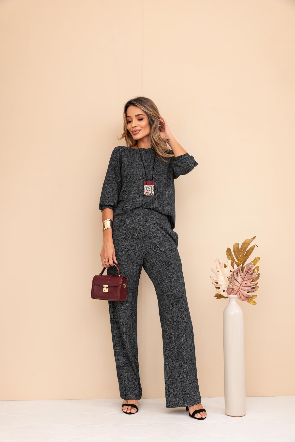 Conjunto de calça pantalona com blusa manga 3/4 Leia