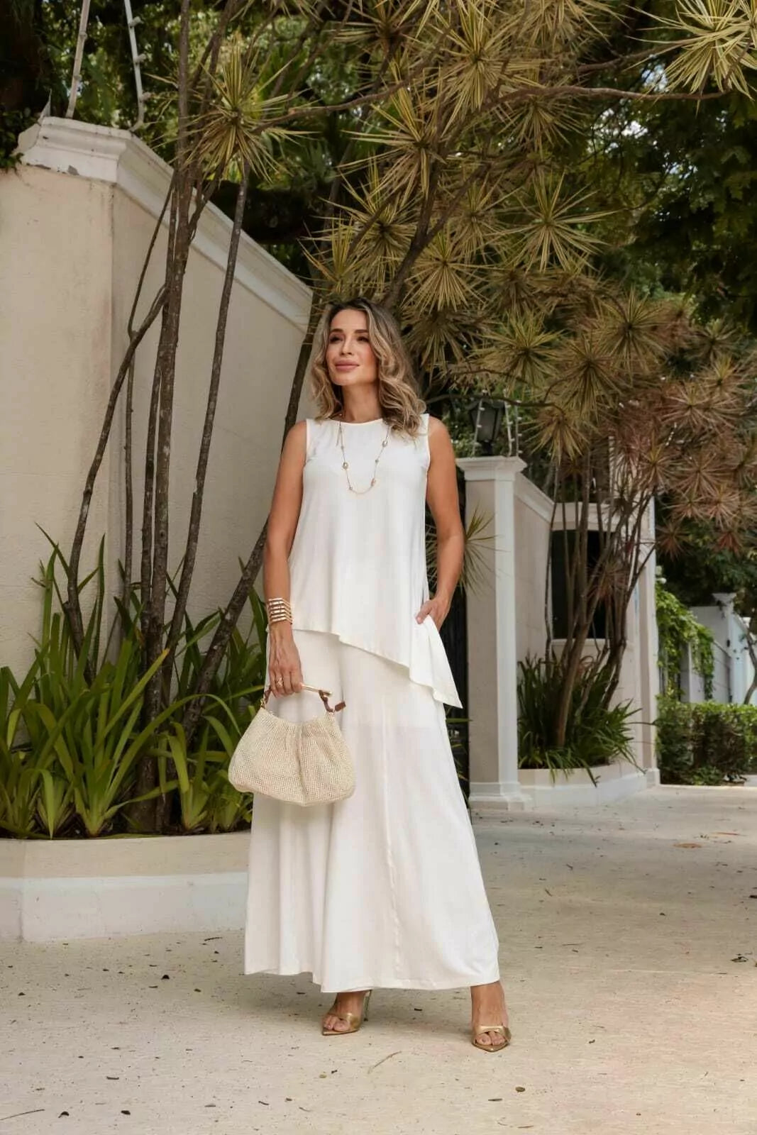 Conjunto de calça pantalona com blusa regata e gola redonda Carmen