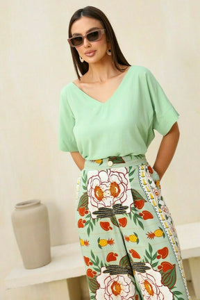Blusa manga curta e decote V Paloma