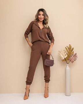 Conjunto de calça jogger com blusa de manga comprida e gola com zíper Mayara