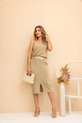 Conjunto de saia midi com blusa regata e decote V Ana