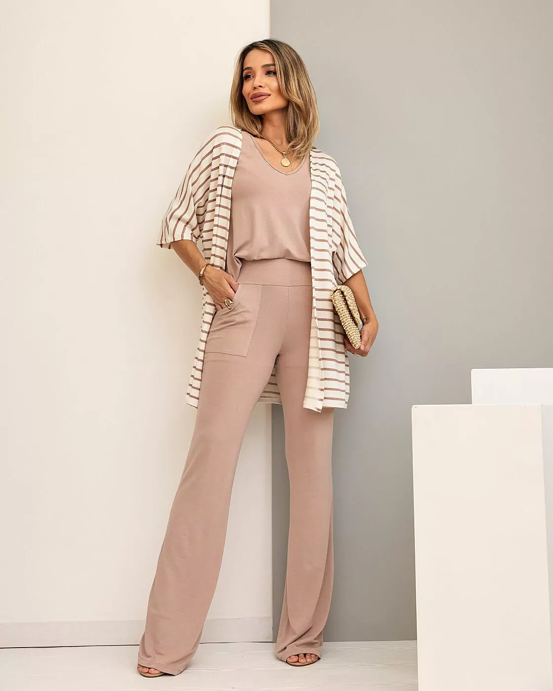Trijunto de calça flare com regata gola V e cardigã manga 3/4 Silvia