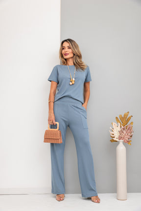 Conjunto de calça reta com blusa de manga curta Dália