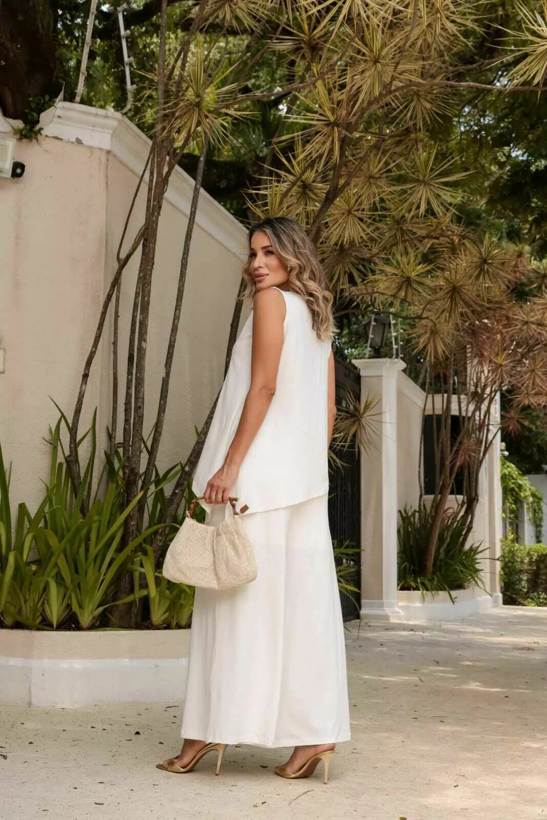 Conjunto de calça pantalona com blusa regata e gola redonda Carmen