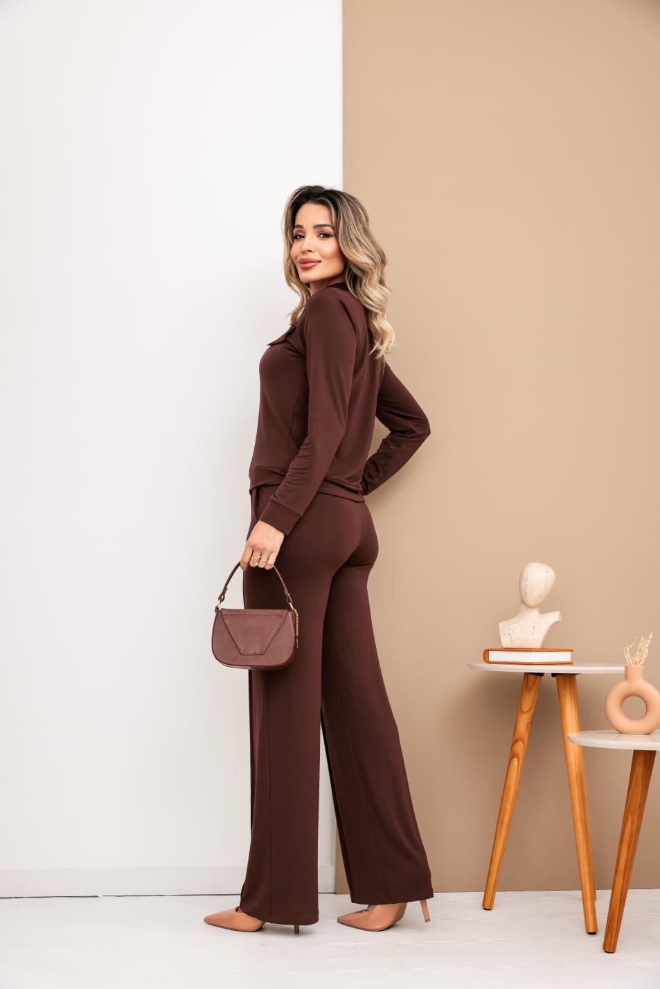Conjunto de calça reta com blusa de manga longa Deborah