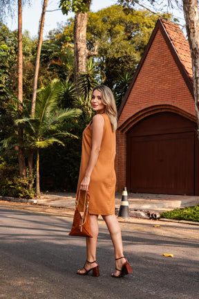 Vestido de linho midi regata com gola redonda Pérola
