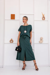 Conjunto de saia midi com blusa de manga curta gola redonda em linho Amélia