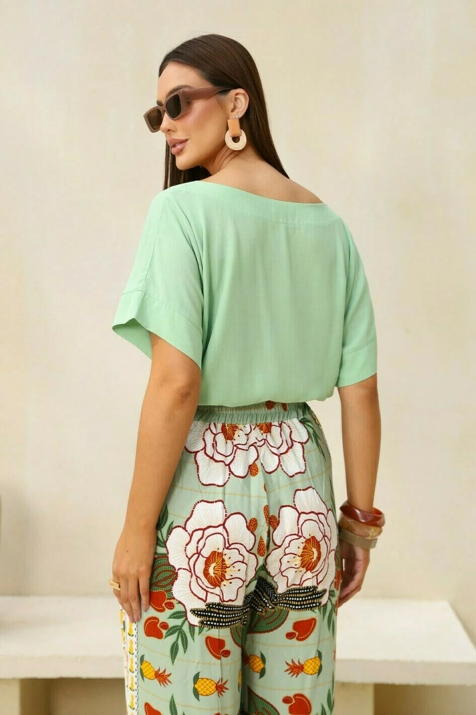 Blusa manga curta e decote V Paloma