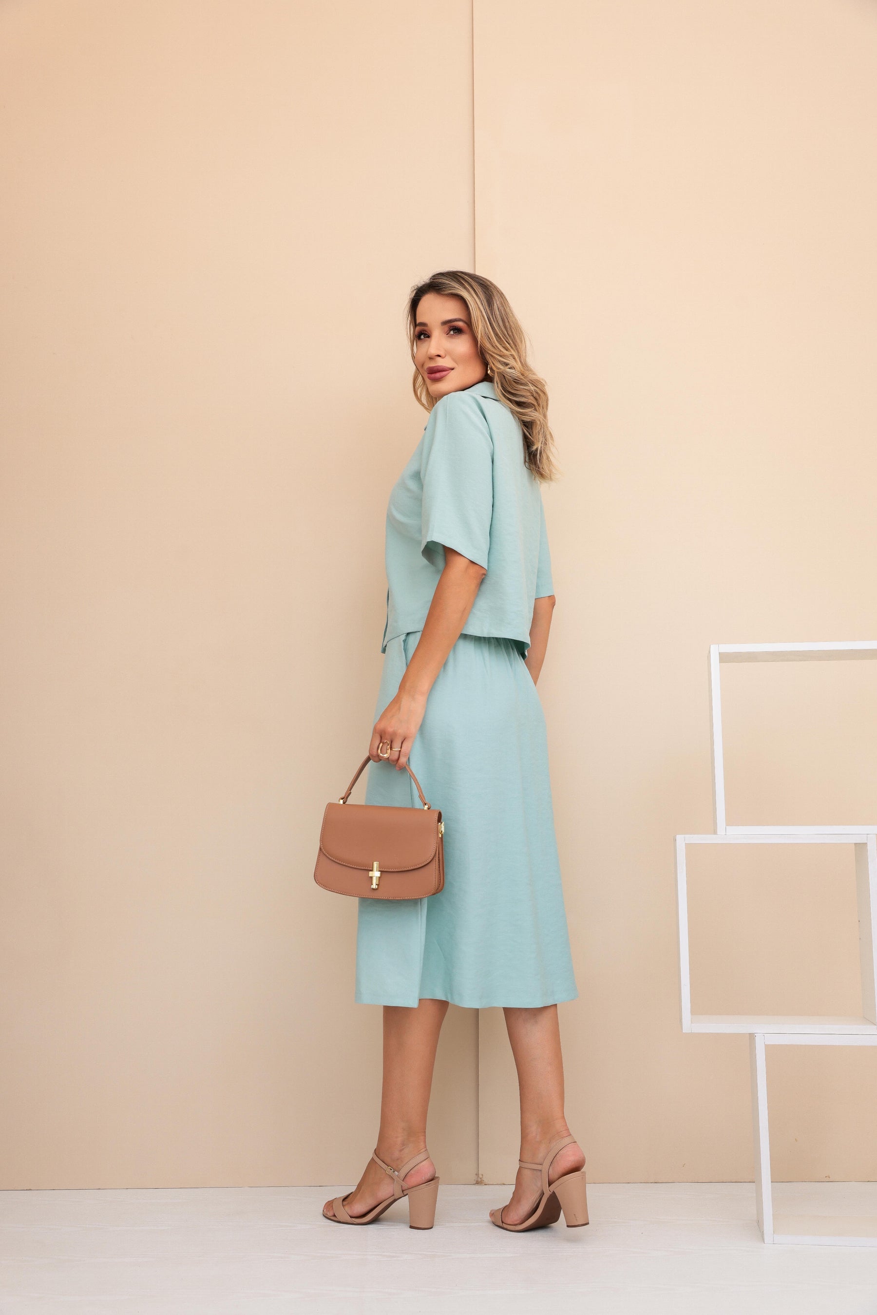 Conjunto de saia e blusa com botões Isabela