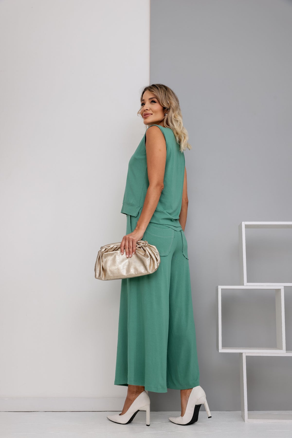 Conjunto de pantacurt com regata com gola redonda Andreia